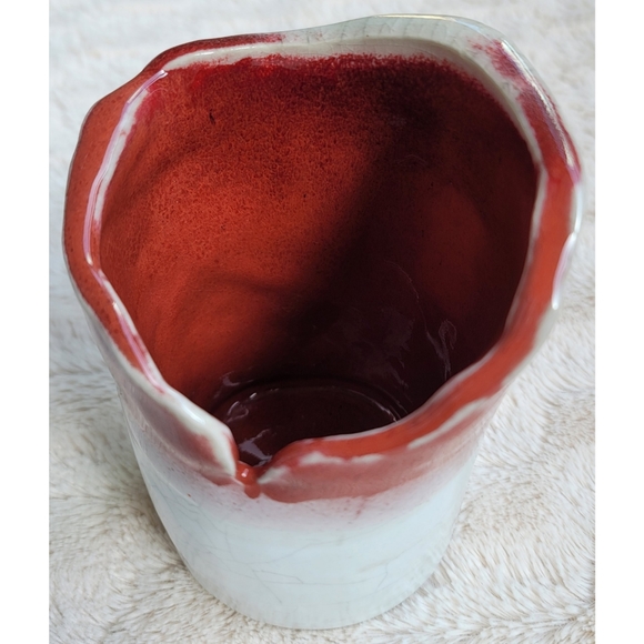 Red and white handmade pottery piece - Picture 5 of 16